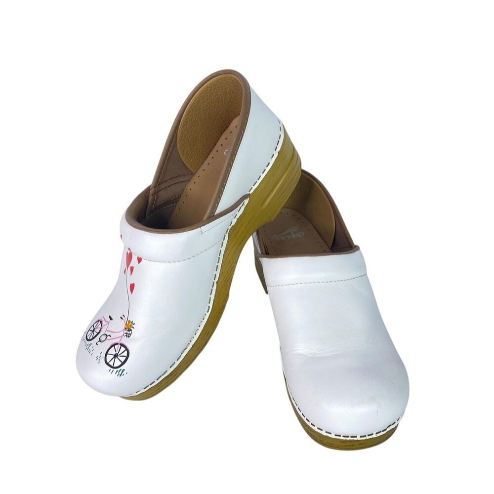 Dansko Professional Shoes Womens Size 9.5 White Heart Bicycle Clogs Print Cute